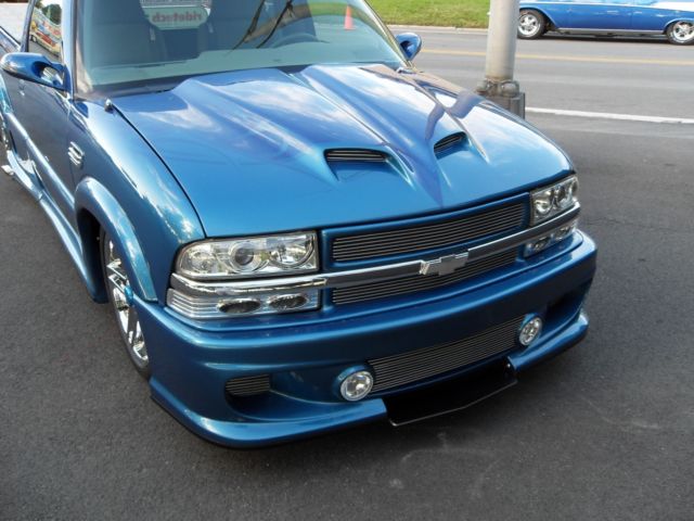 1994 Blue Chevrolet S-10 Standard Cab Pickup