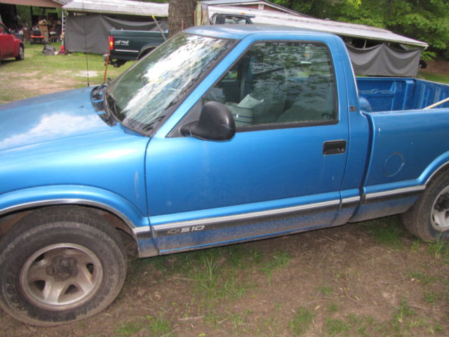 1994 Blue Chevrolet S-10 Standard Cab Pickup