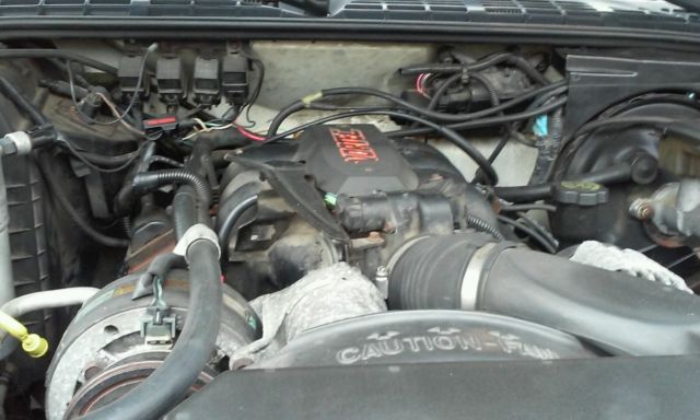 1994 White Chevrolet S-10 Standard Cab Pickup