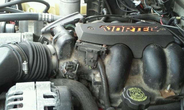 1994 White Chevrolet S-10 Standard Cab Pickup