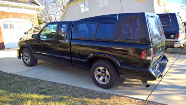 1994 Black Chevrolet S-10 Extended Cab Pickup