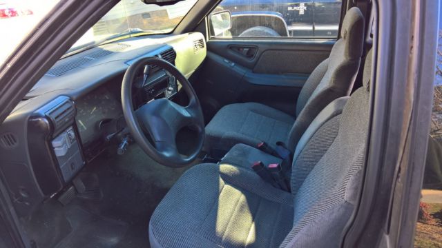 1994 Black Chevrolet S-10 Extended Cab Pickup