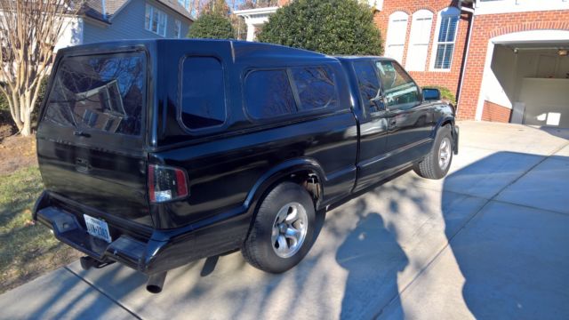 1994 Black Chevrolet S-10 Extended Cab Pickup