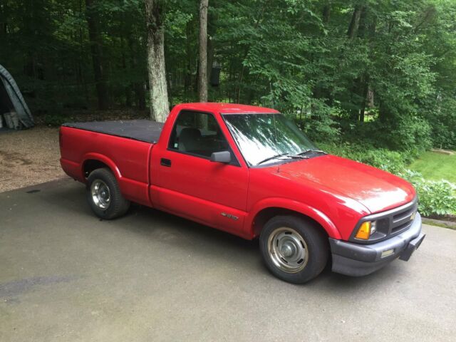 1994 Red Chevrolet S-10 Standard Cab Pickup