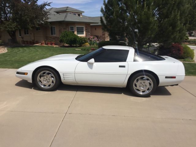 1994 White Chevrolet Corvette Coupe