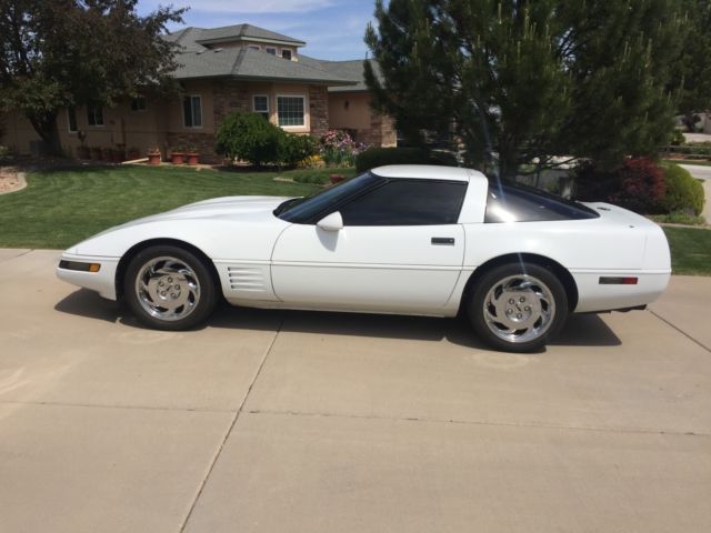1994 White Chevrolet Corvette Coupe