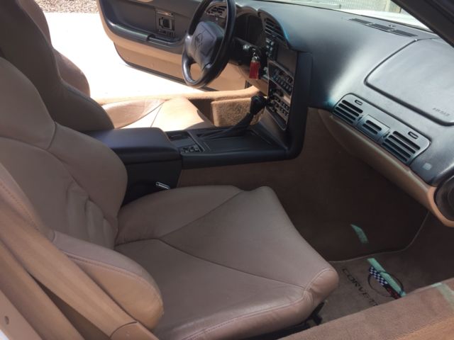1994 White Chevrolet Corvette Coupe