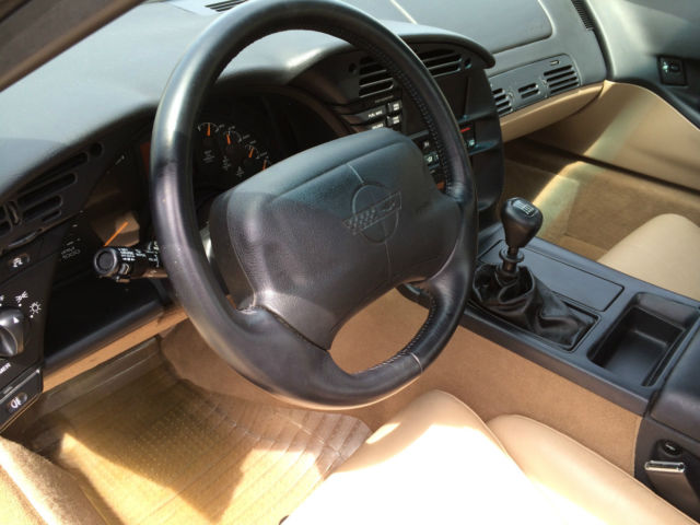 1994 Polo Green Chevrolet Corvette Coupe