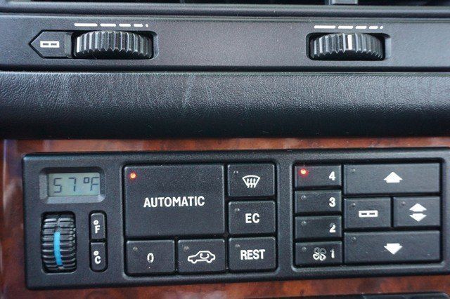 1994 Black Mercedes-Benz 500-Series Cv