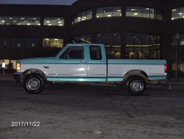 1994 Green Ford F-150 Extended Cab Pickup