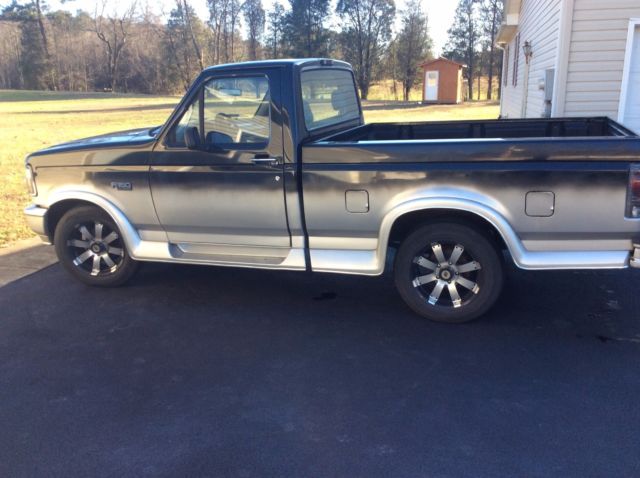 1994 BLACK/SILVER Ford F-150 Standard Cab Pickup