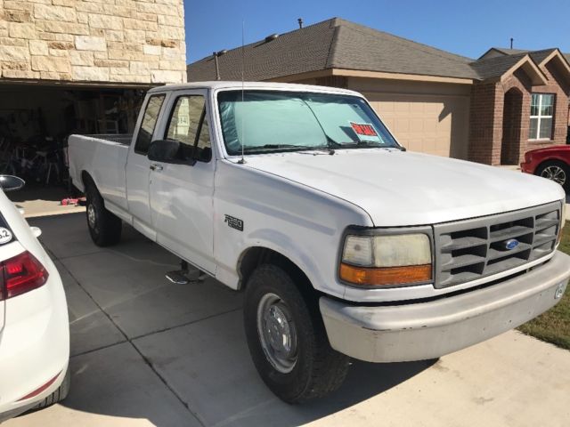 1994 White Ford F-250 Extended Cab Pickup