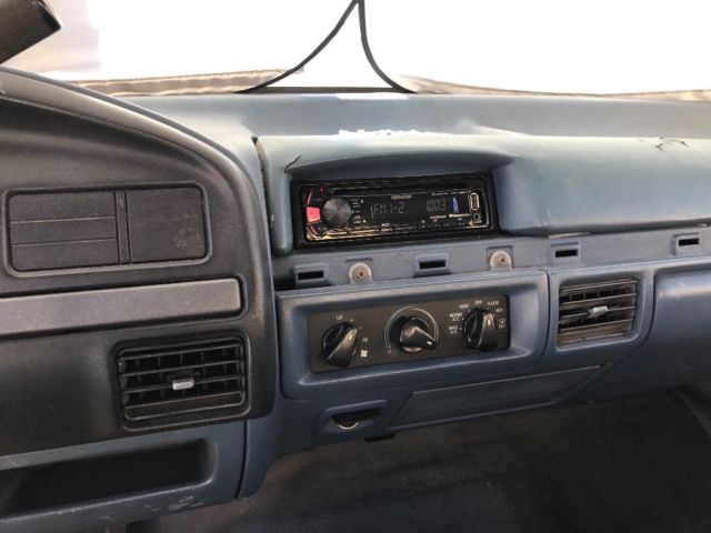 1994 White Ford F-250 Extended Cab Pickup