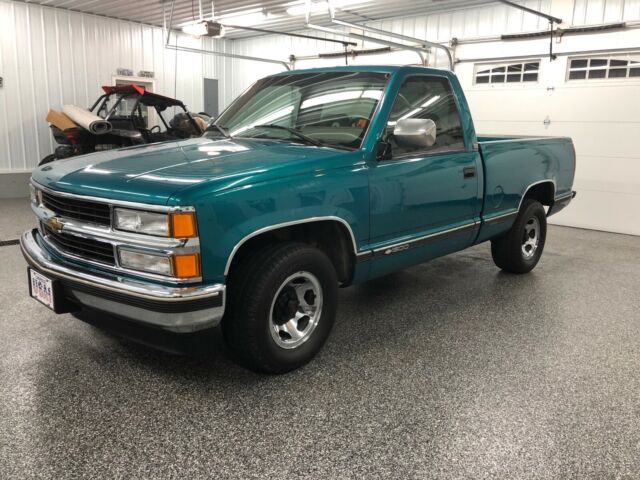 1994 Teal Green Metallic Chevrolet Silverado 1500 Standard Cab Pickup