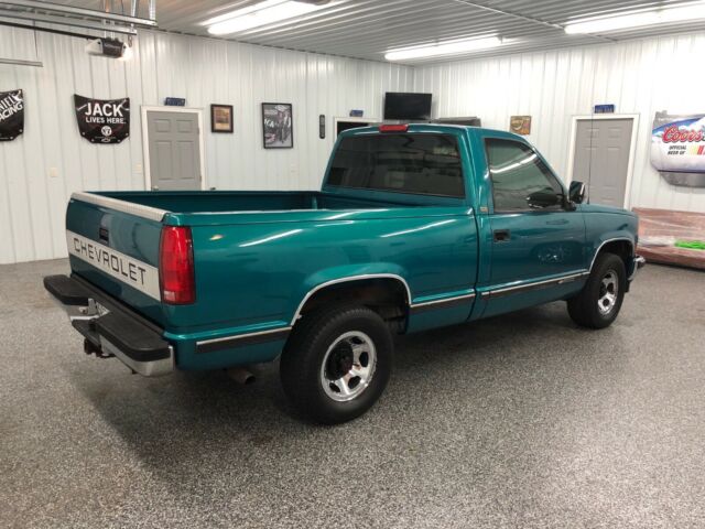 1994 Teal Green Metallic Chevrolet Silverado 1500 Standard Cab Pickup