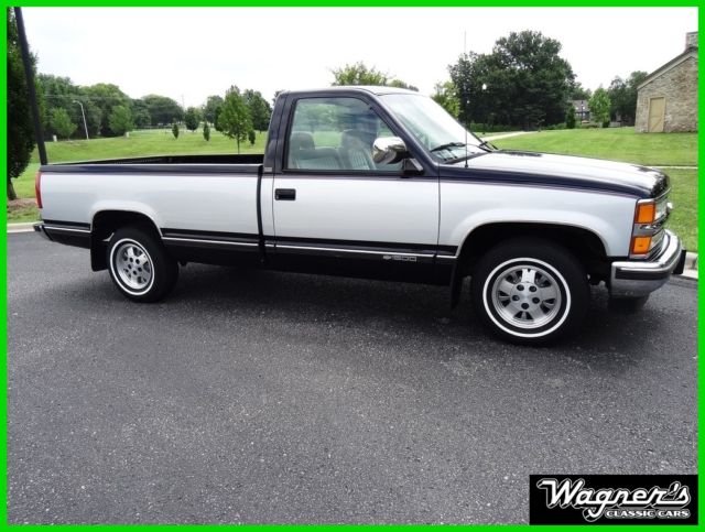 1994 Black Chevrolet C/K Pickup 1500 Pickup Truck