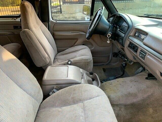 1994 White Ford Bronco SUV