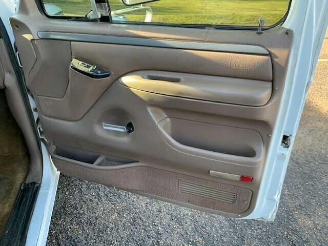 1994 White Ford Bronco SUV