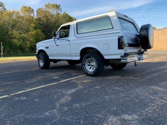 1994 White Ford Bronco SUV