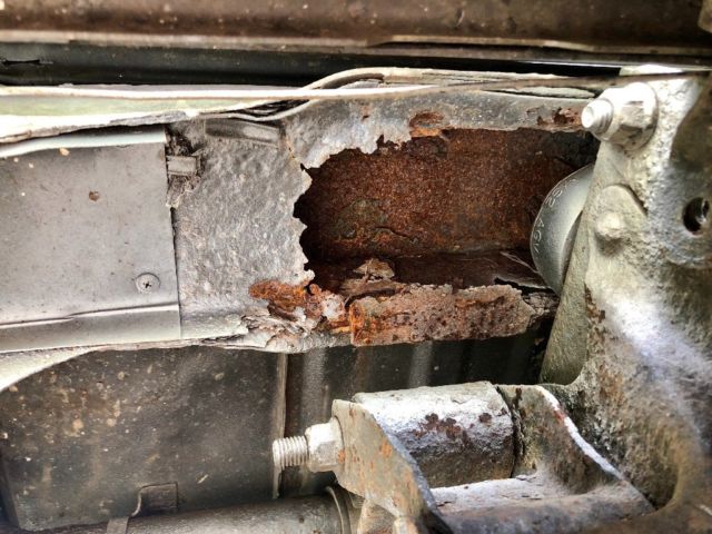 1994 White/ Blue Ford Bronco SUV