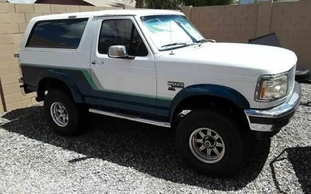 1994 Gray Ford Bronco SUV