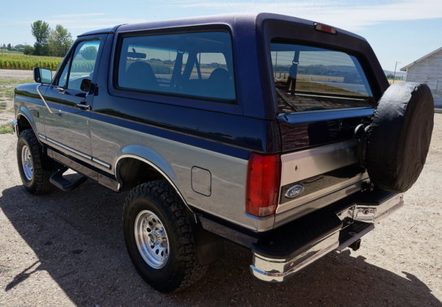 1994 Dark Blue & Silver Ford Bronco SUV