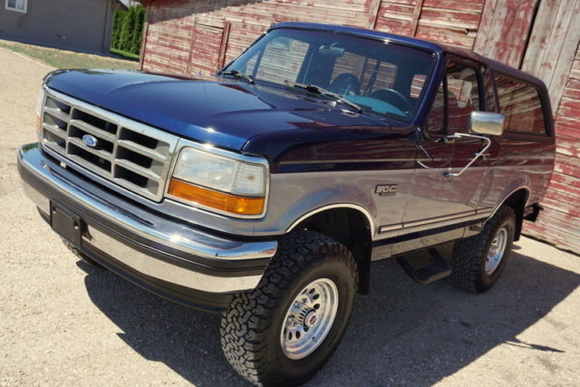 1994 Dark Blue & Silver Ford Bronco SUV