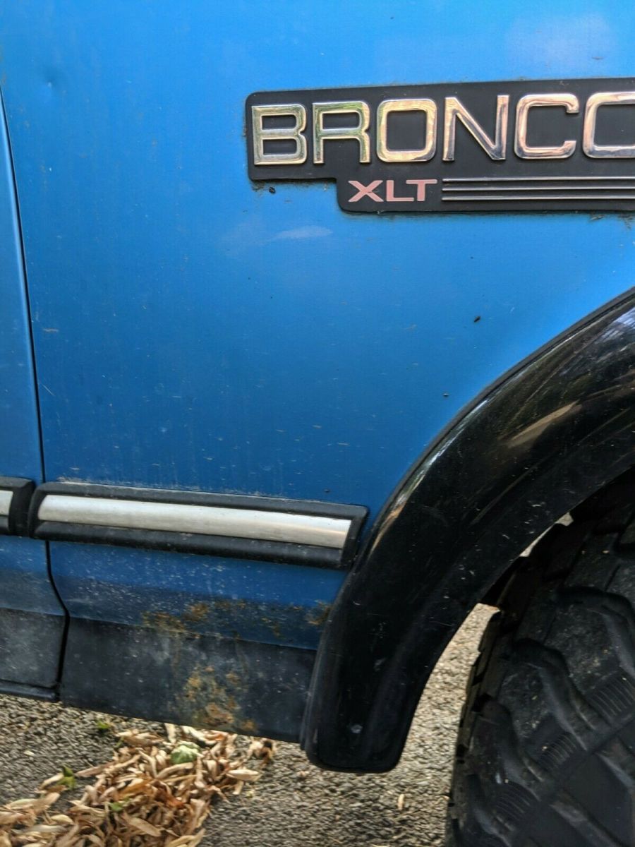 1994 Blue Ford Bronco SUV