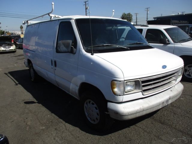 1994 White Ford E-Series Van Minivan/Van