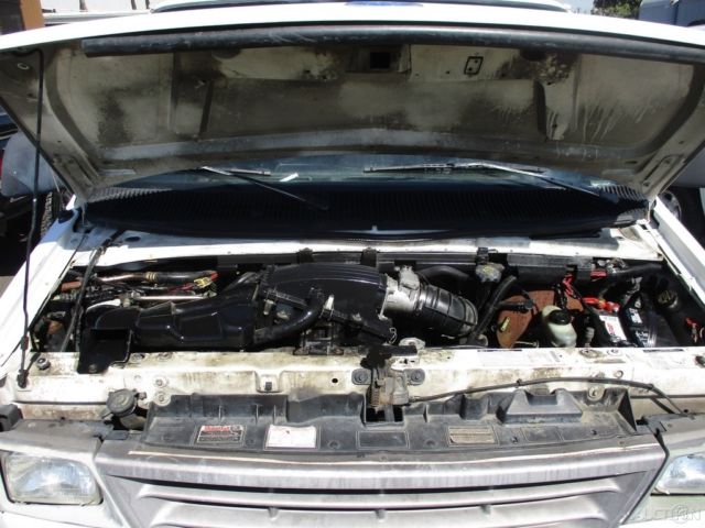 1994 White Ford E-Series Van Minivan/Van