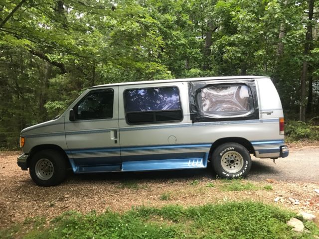 1994 Silver Ford E-Series Van