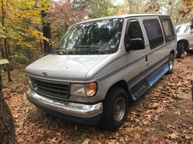 1994 Silver Ford E-Series Van