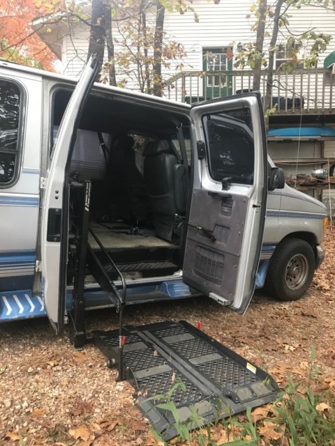 1994 Silver Ford E-Series Van