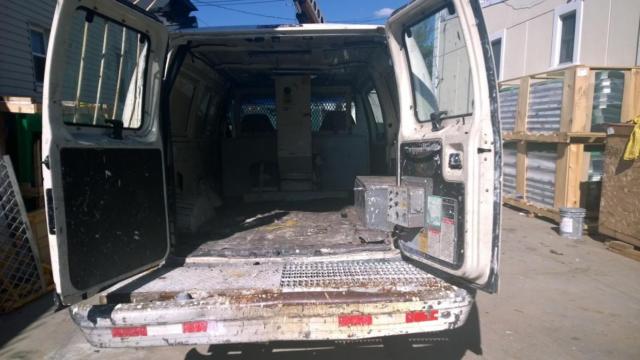 1994 White Ford E-Series Van