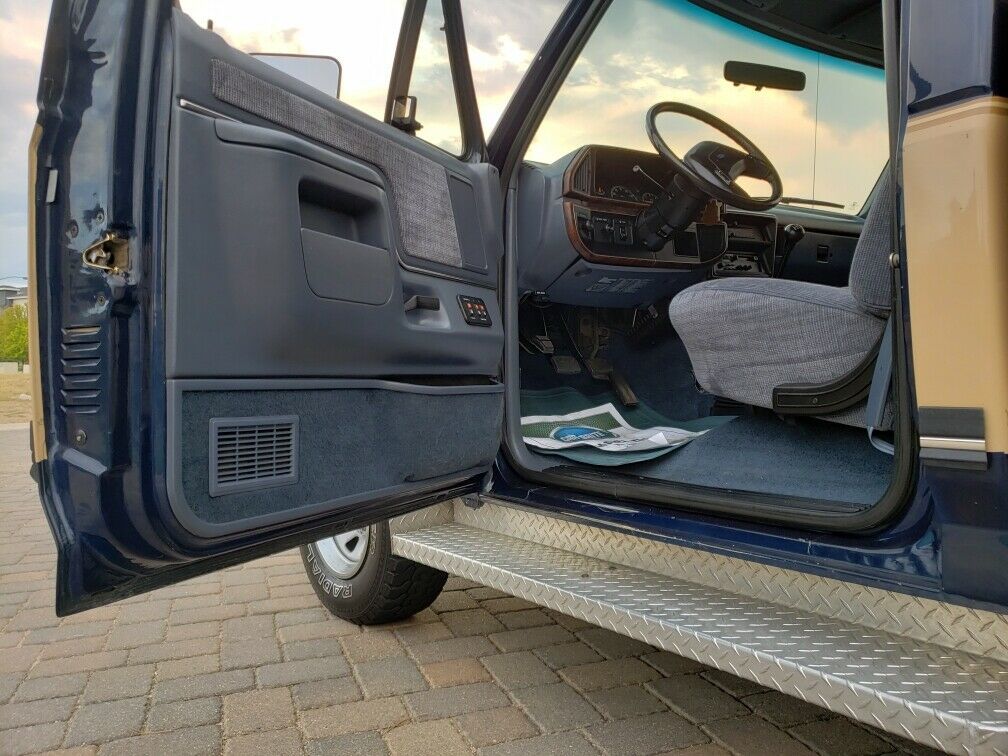 1991 Blue Ford F-150 Standard Cab Pickup