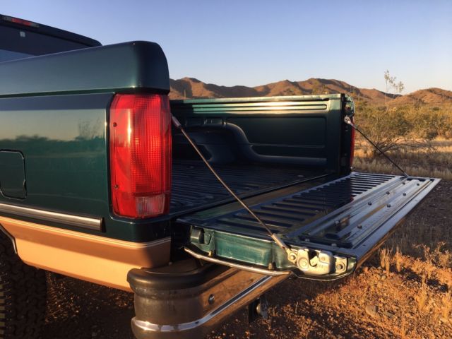 1994 Green Ford F-150 Standard Cab Pickup