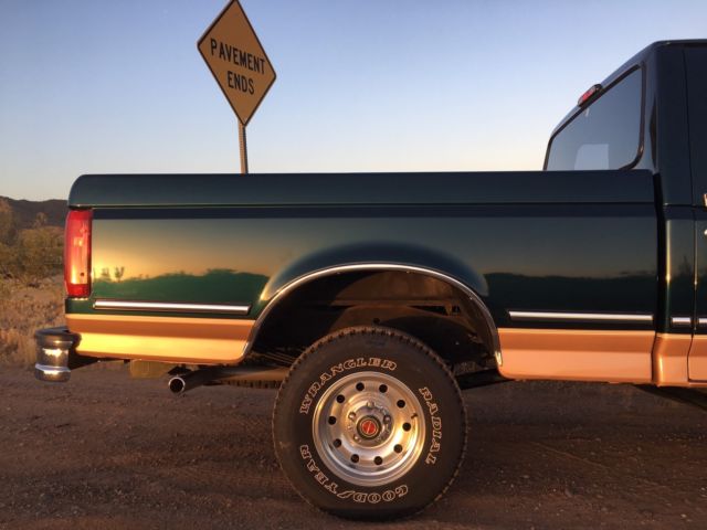 1994 Green Ford F-150 Standard Cab Pickup