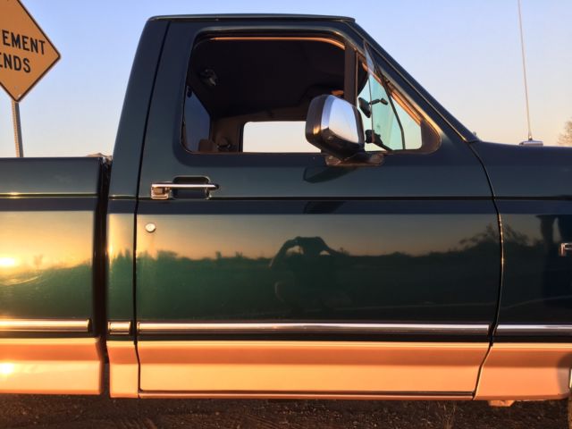 1994 Green Ford F-150 Standard Cab Pickup