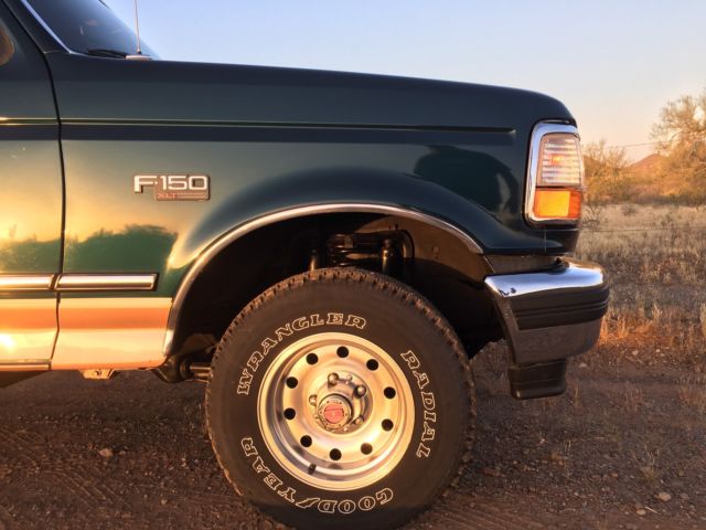1994 Green Ford F-150 Standard Cab Pickup