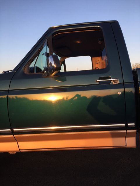 1994 Green Ford F-150 Standard Cab Pickup