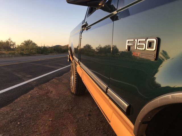 1994 Green Ford F-150 Standard Cab Pickup