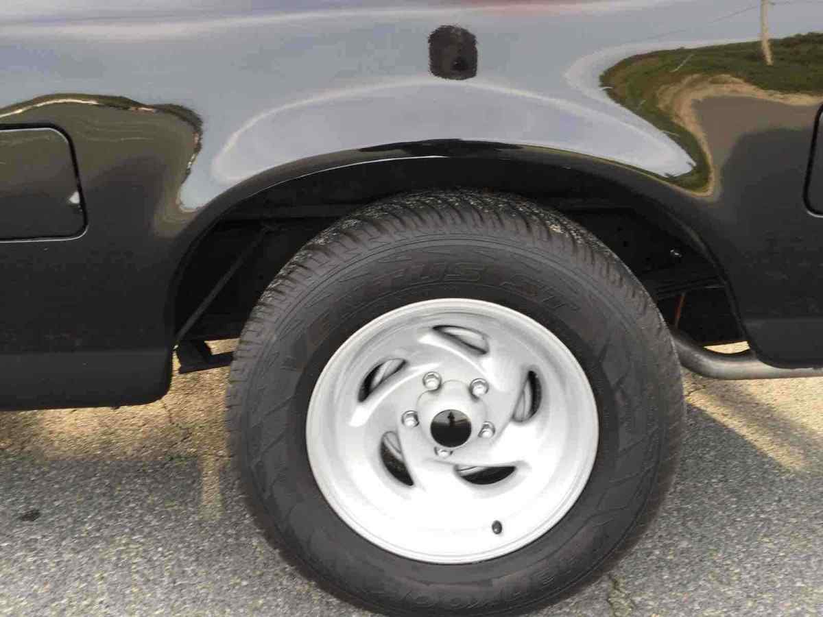 1994 Black Ford F-150 Pickup