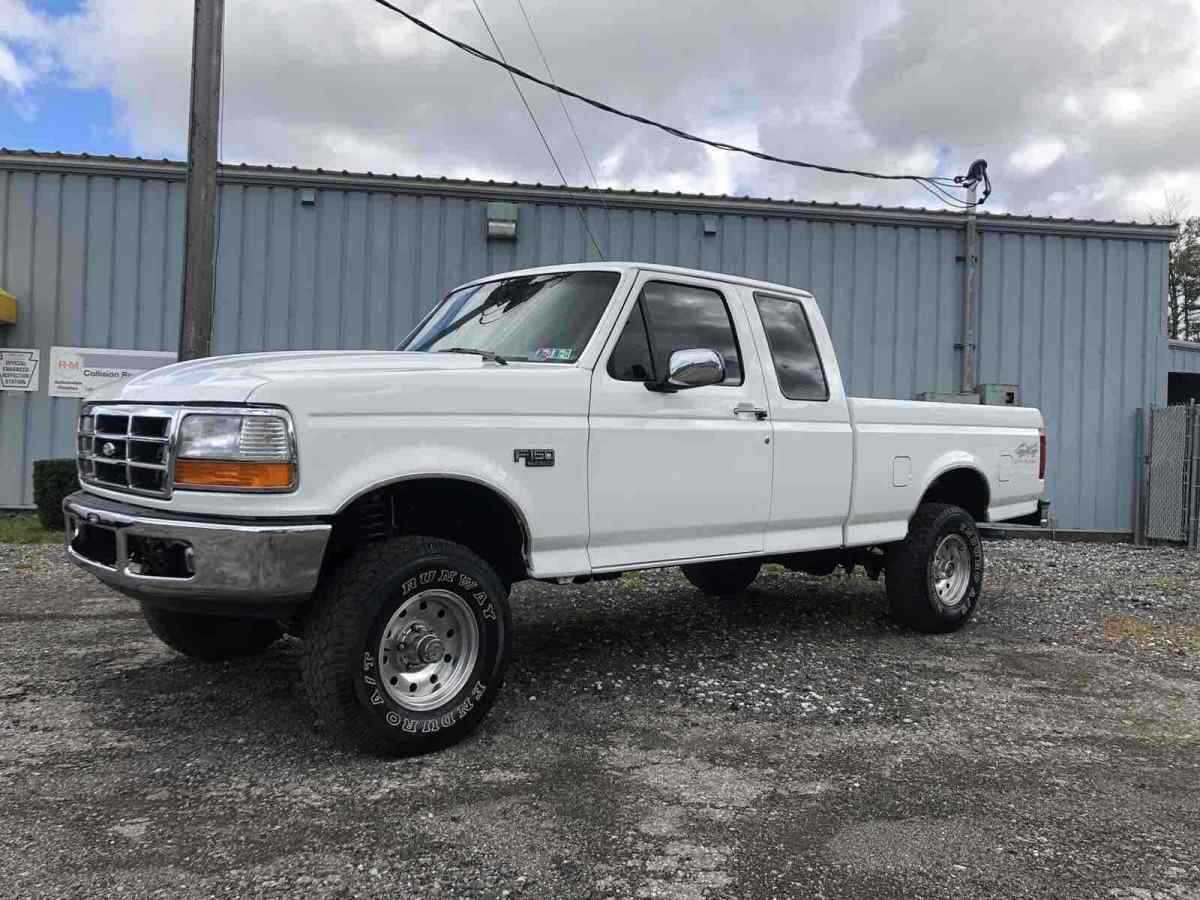 1994 White Ford F-150 Pickup
