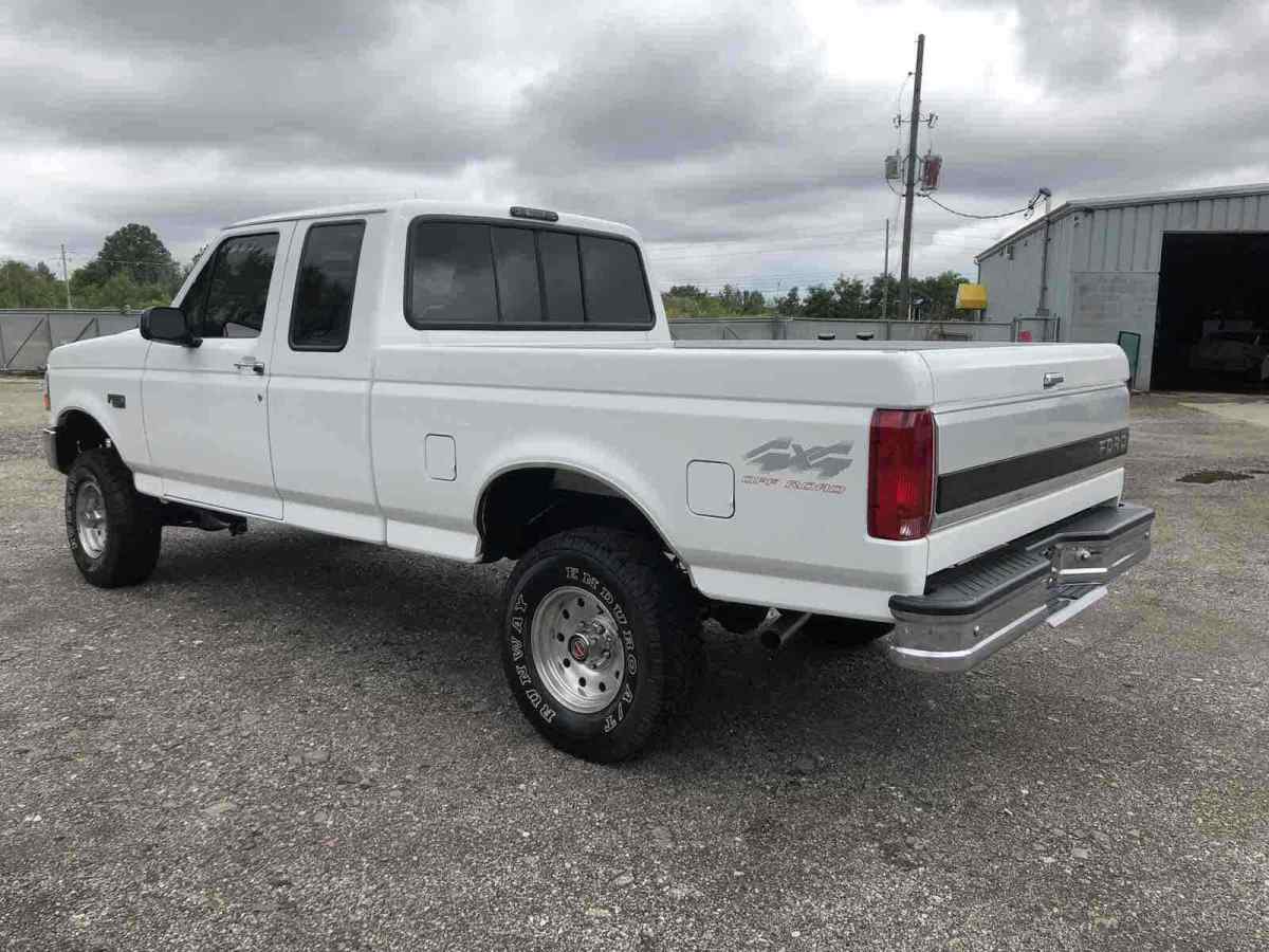1994 White Ford F-150 Pickup