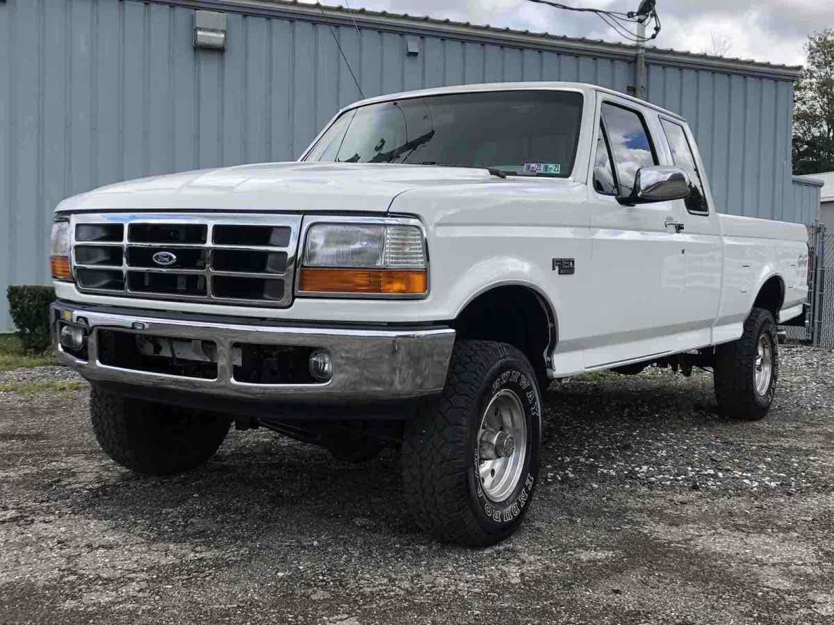 1994 White Ford F-150 Pickup
