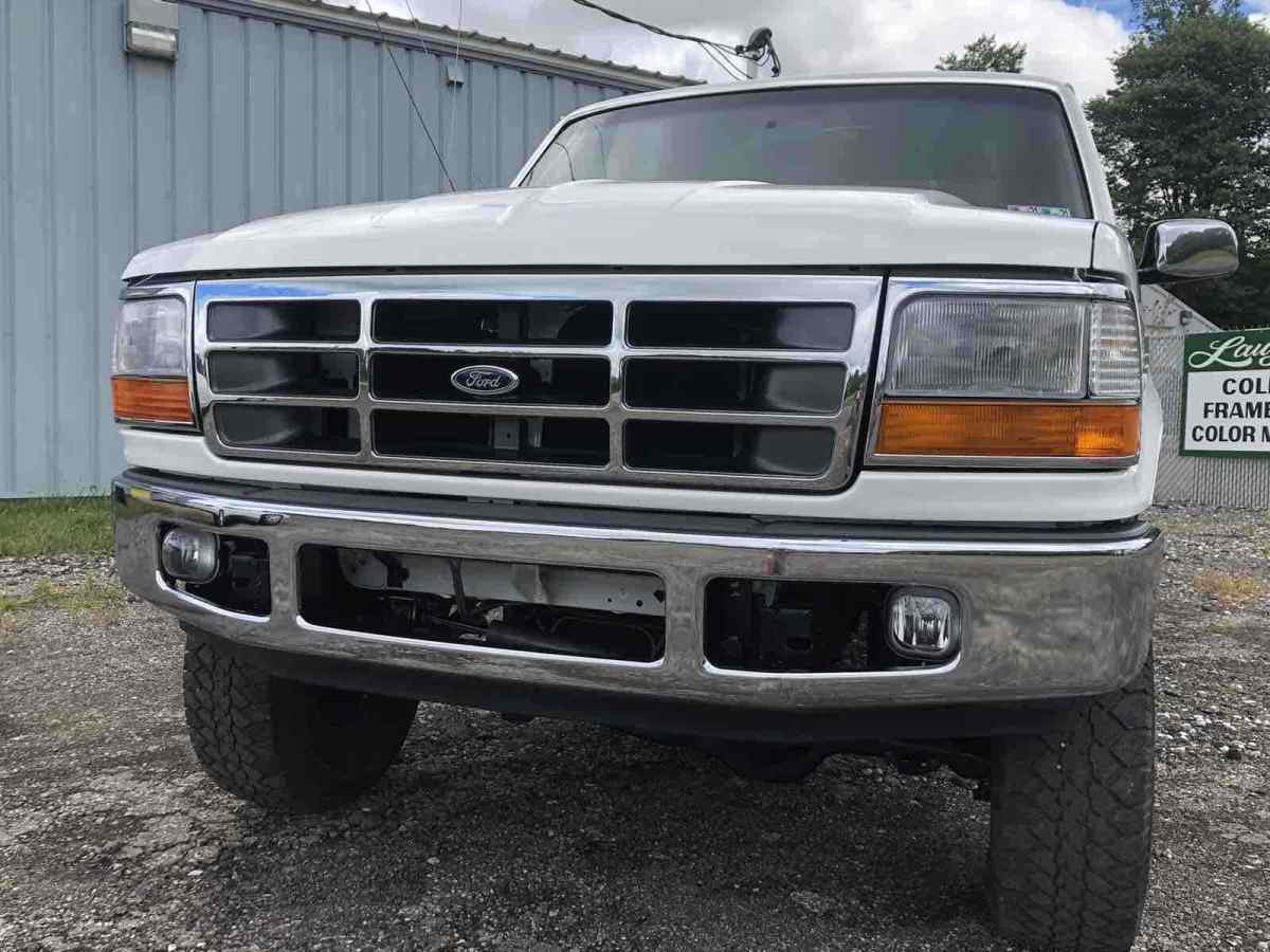 1994 White Ford F-150 Pickup