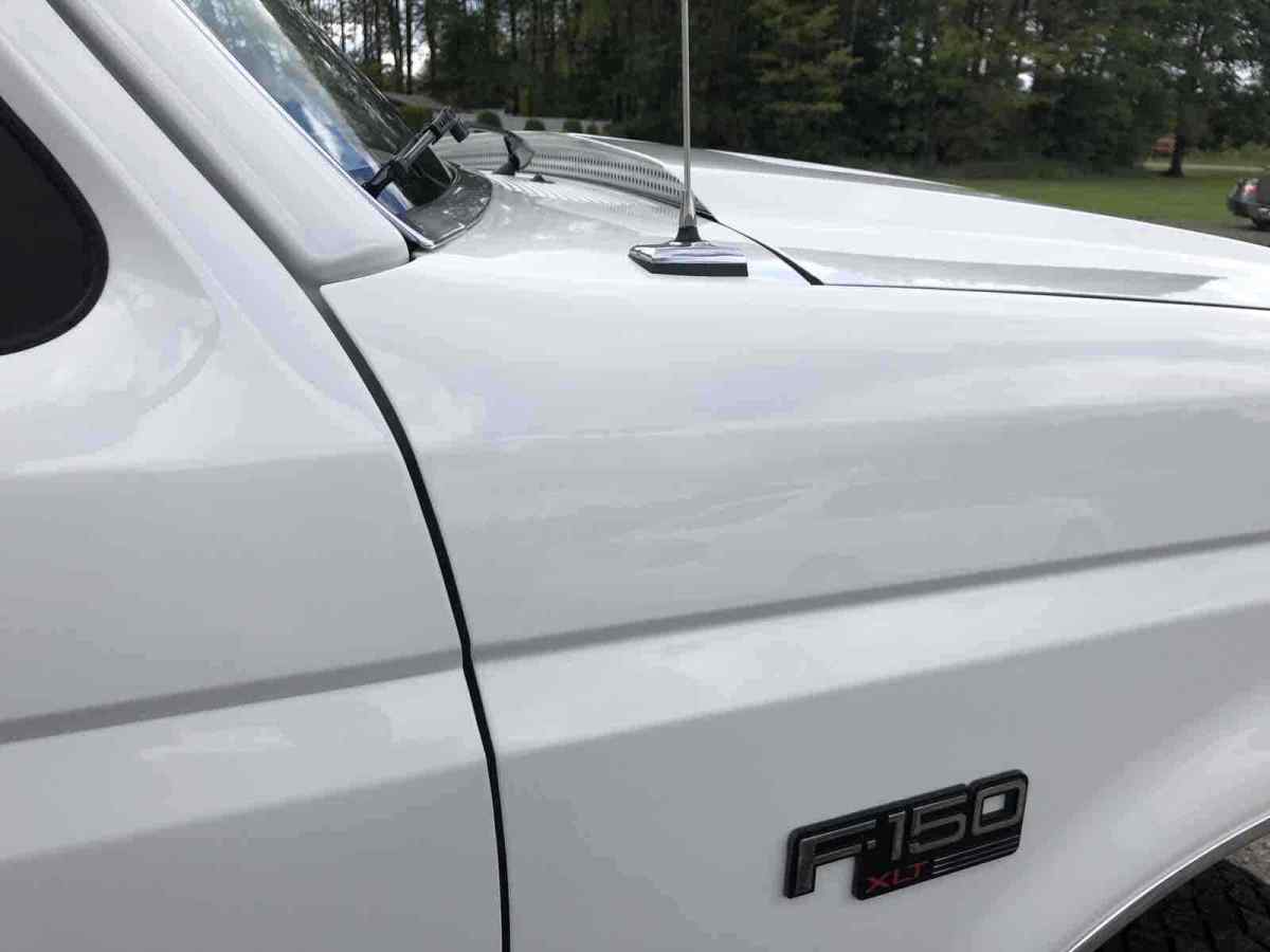 1994 White Ford F-150 Pickup