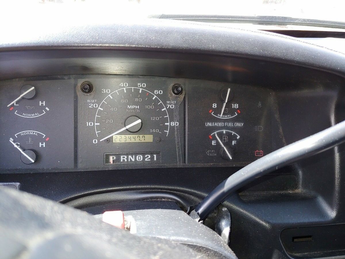 1994 White Ford F-150 Pickup