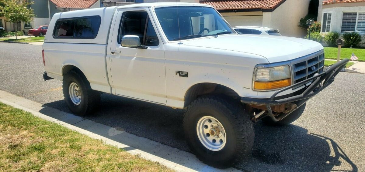 1994 Green Ford F-150 Standard Cab Pickup