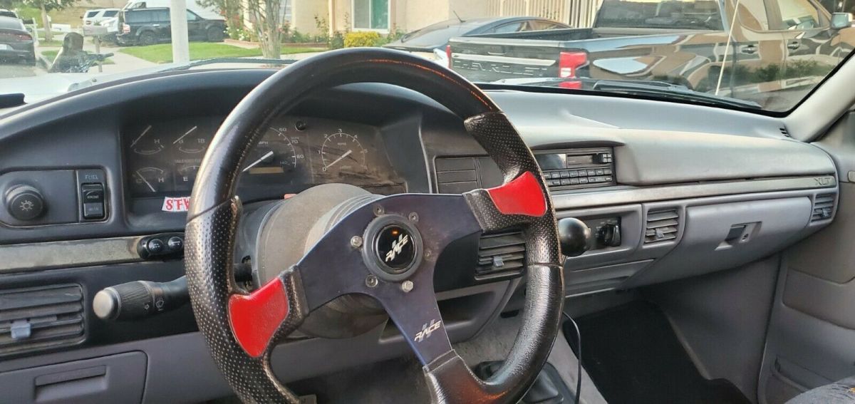 1994 Green Ford F-150 Standard Cab Pickup